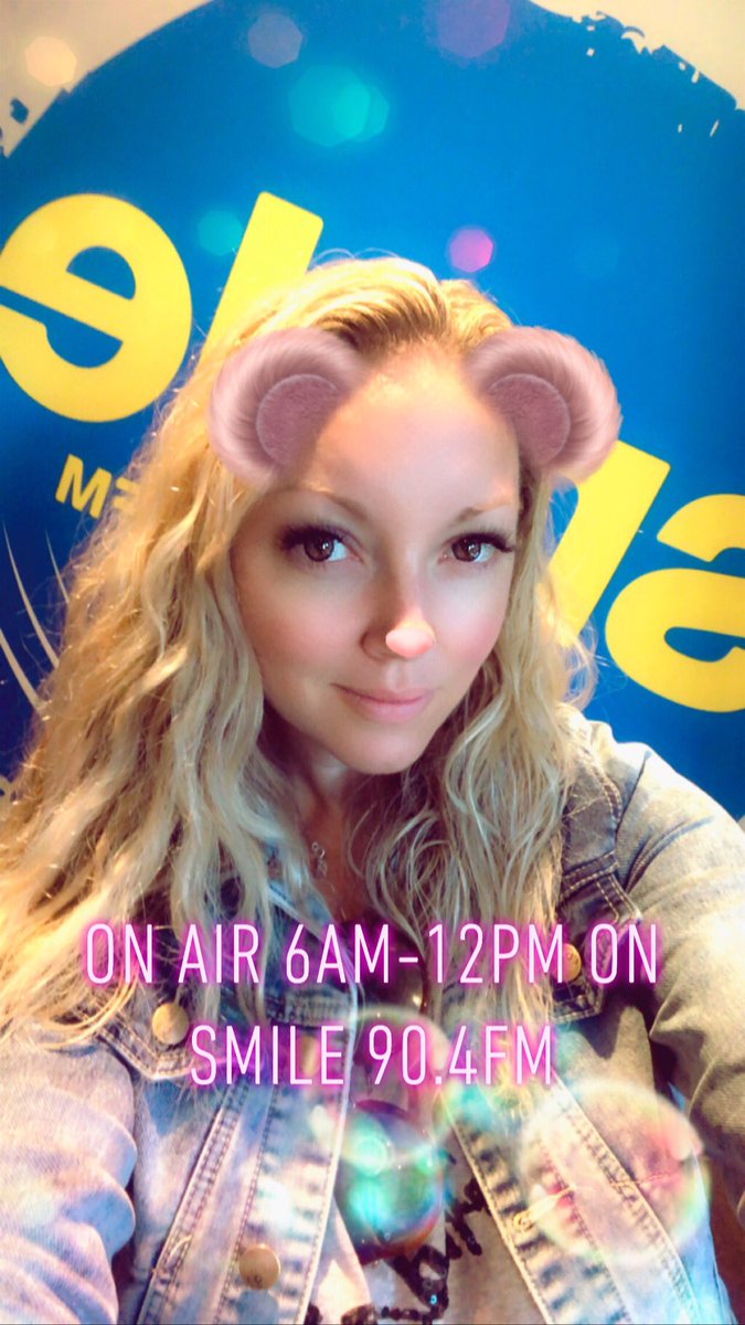 BaileySchneider's tweet photo. More Snapchat filter fun! Join me this morning on @Smile904FM 🎙✨ https://t.co/LfeDoDtoIS