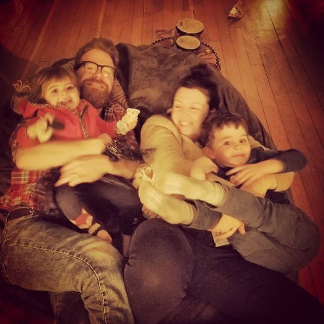 groinstrong's tweet photo. Wow, this family. The sweetest. What a treat to share this post-Xmas retreat! https://t.co/cbVm8JqFim https://t.co/J6X0UqaPJf