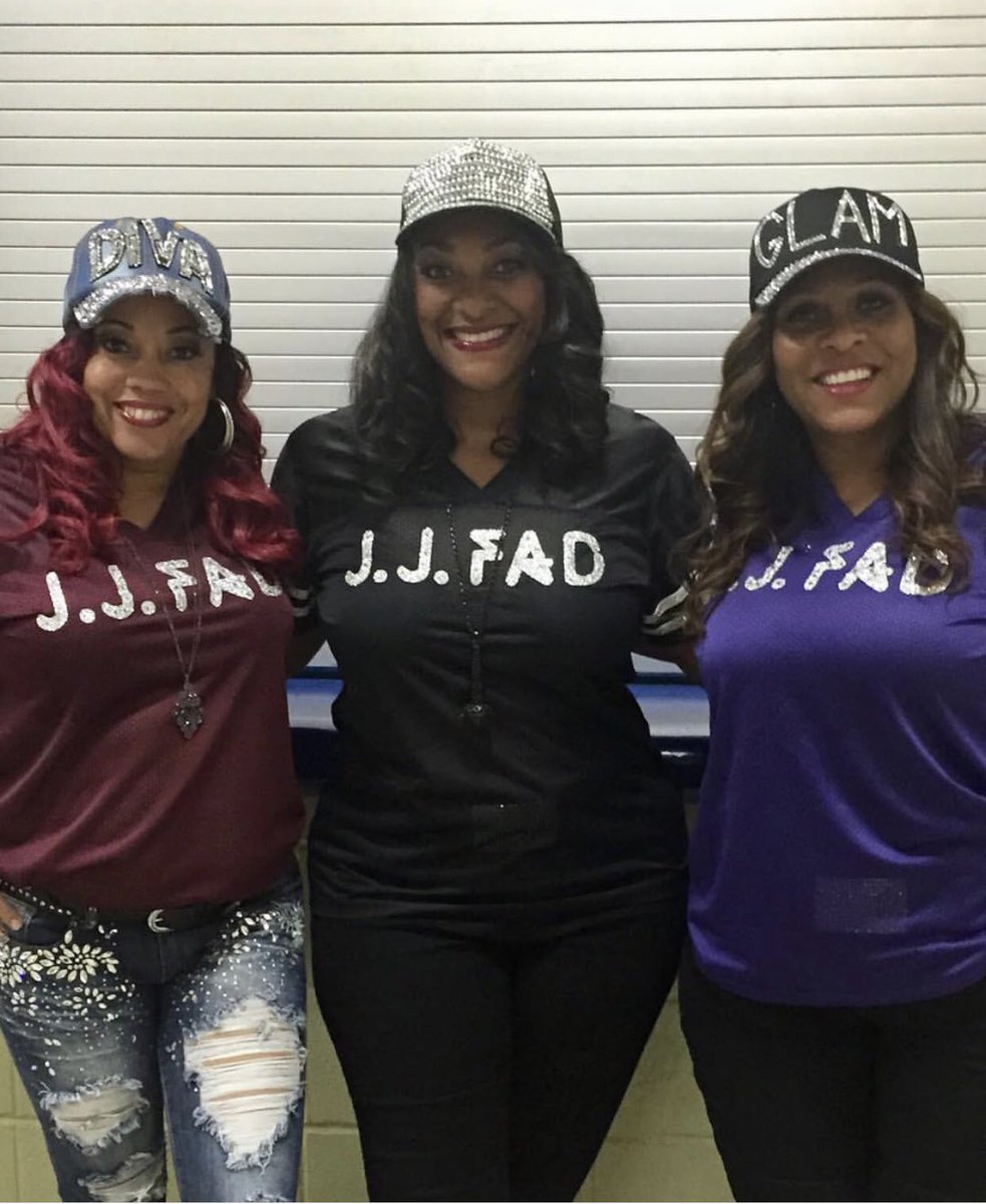 jjfad's tweet photo. Wishing everyone a very Happy New Year! Watch us shine in 2019!!! #thefad #RuthlessPrincesses 🌟💥☀️ https://t.co/asxK9j3sgZ
