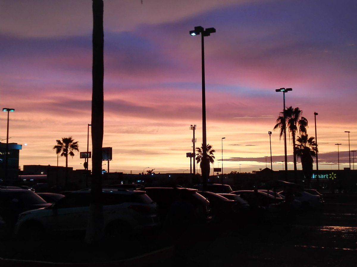 neverbeyess's tweet photo. Estás fotos tienen tiempo, pero amo demasiado como se miraba el atardecer. Así que hasta que no tome una que considere se le asemeje, la tendré acá. https://t.co/xUvijs92U6