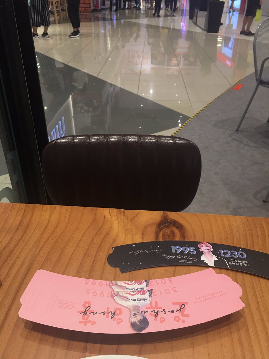 JoshBelieve3012's tweet photo. admin is here! just come forward with your cupsleeve to receive a cupsleeve ☺️ https://t.co/6BeQrROfD5