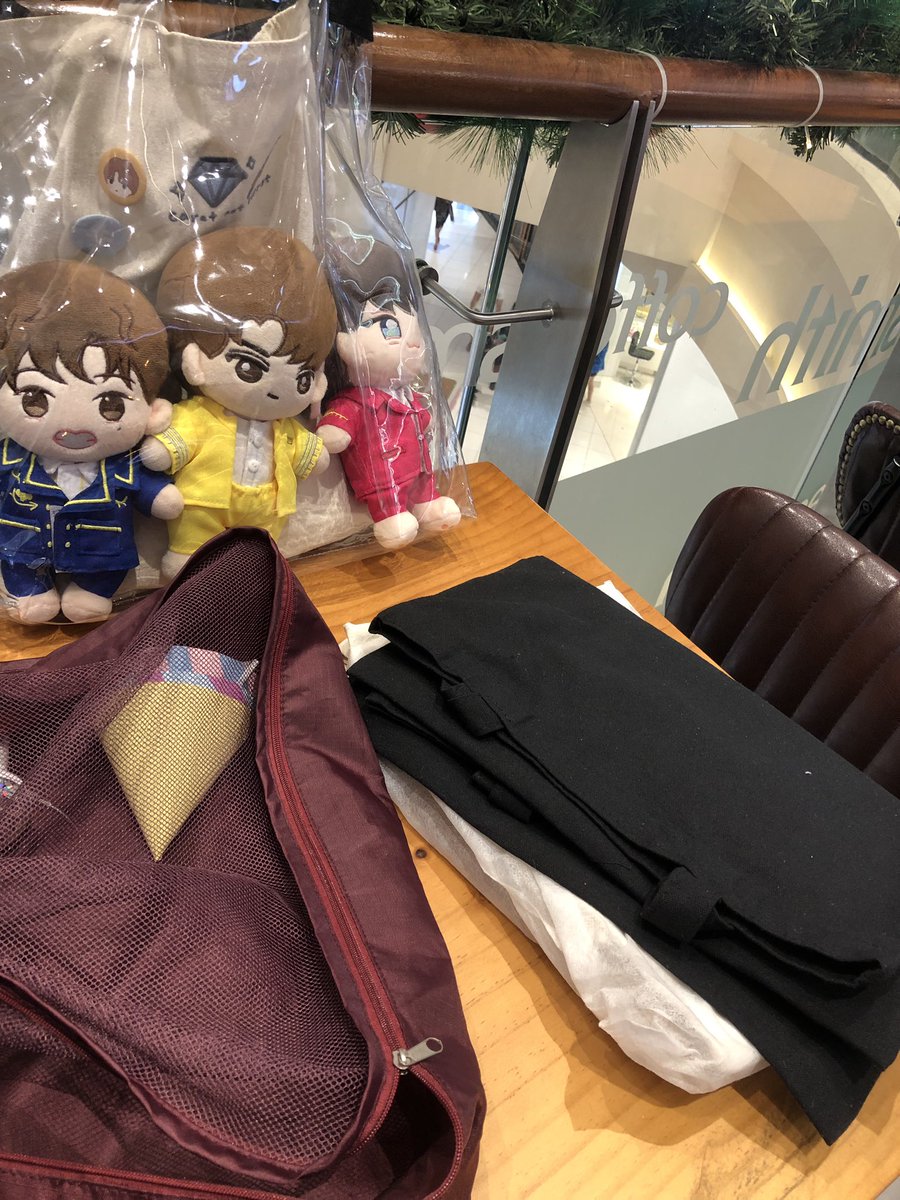 solbongbong's tweet photo. ‘Carat Not Carrot’ tote bag collection
I have arrived at coffeesmith suntec for #efflorescencejs cafe event. Please spot me with these items to pick up your tote bag! https://t.co/gR1X7QOhhj