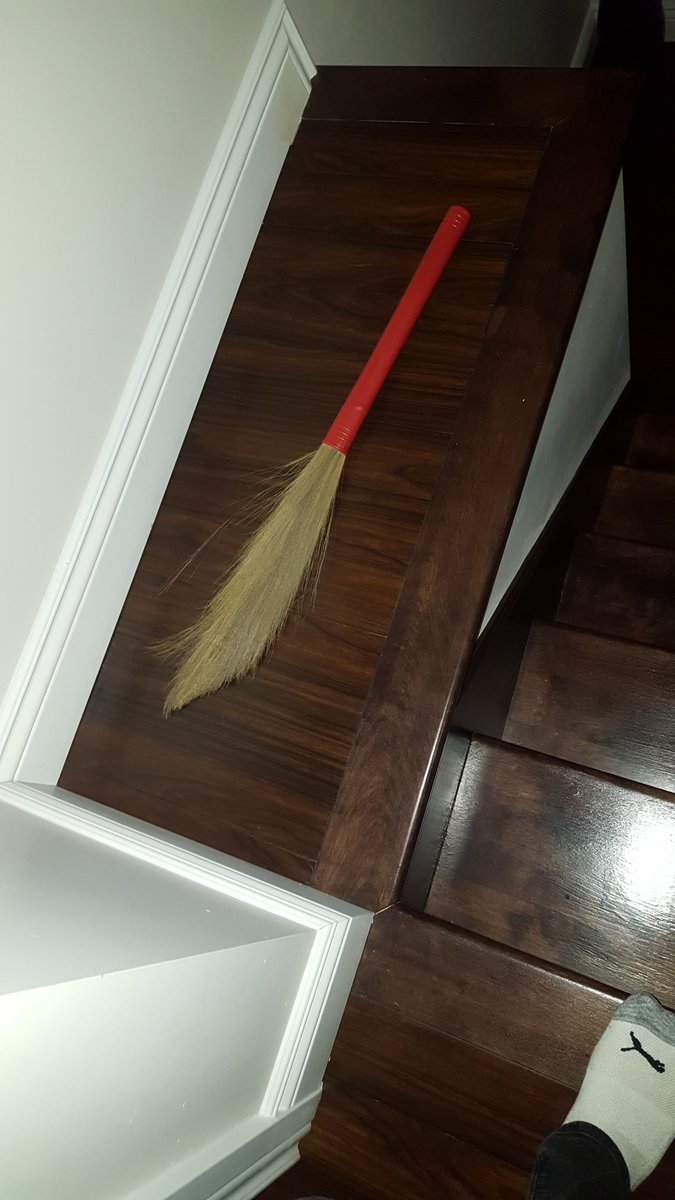 SatCaptain's tweet photo. Throwback to 5 mins ago when my mum gave me shittar with this bad boy #puterthere https://t.co/kn0W8STPpq