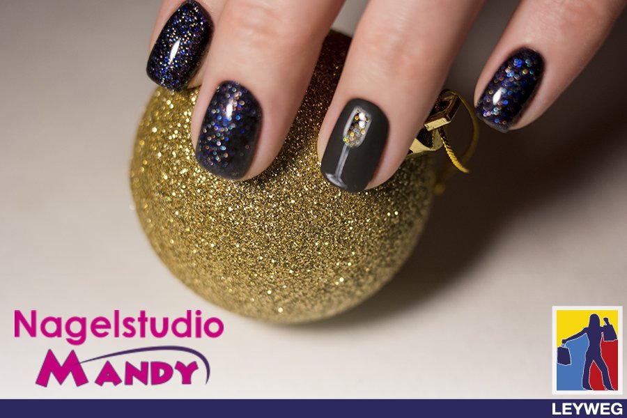 Na dit weekend sta jij met een glas champagne in je hand te toasten op het nieuwe jaar. Reden genoeg om nog snel even een sessie te boeken bij Nagelstudio Mandy!