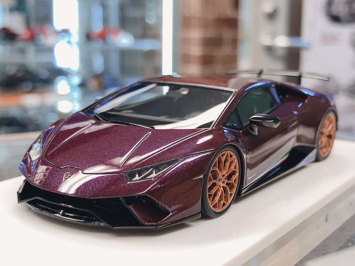 ミニカーショップ ポストホビー新宿店 در توییتر メイクアップ アイドロンの新商品 ランボルギーニ ウラカン ペルフォマンテ 17 が入荷しました このモデルはヴィオラオフェリアと言う色で やや暗めな紫色ですね ホイールのスポークもとても細く しっかりと