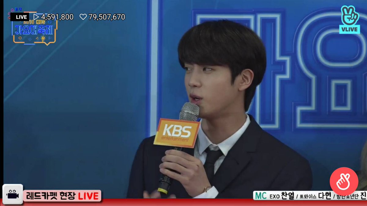 キムミジュン Di Twitter Kbs歌謡祭のレッドカーペット Bts最後だった ジンくんmc頑張ってね ファイテン みんなファイテン Bts ジンくん 防弾少年団 ジン ジンニム ファイテン Sbs가요대전