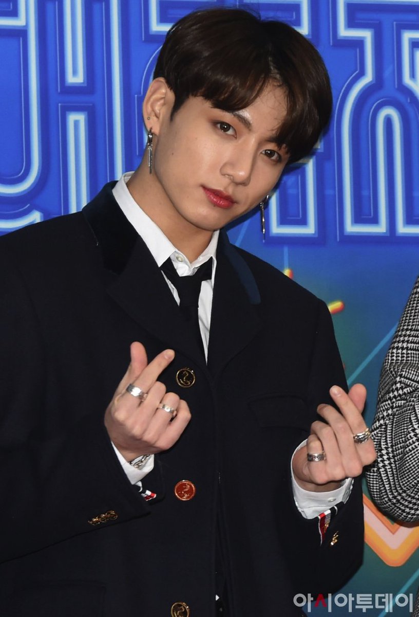 [#KBSGayoDaechukje2018] 181228 

Media photos of <a href="/BTS_twt/">방탄소년단</a> on the red carpet - Maknae line

#BTS #방탄소년단 #MCSeokjinReturns