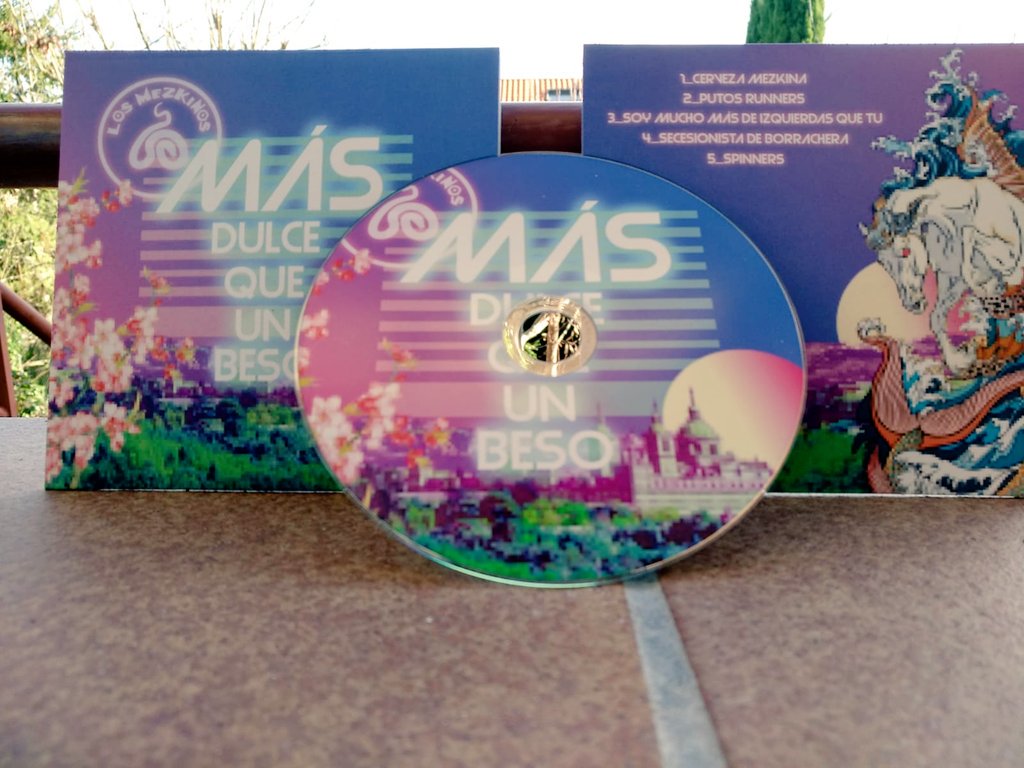 mezkinos's tweet image. ¡¡¡Ya esta disponible nuestro primer EP "Más Dulce que un Beso" en formato físico!!!