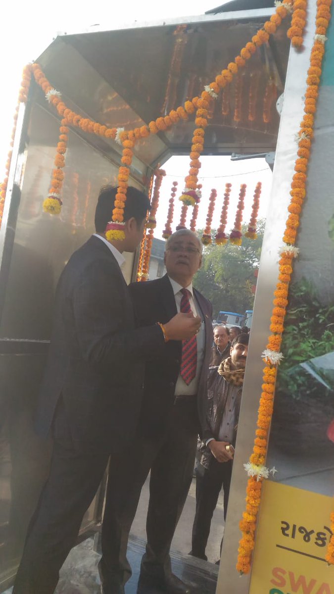 smartcityrajkot's tweet image. @Secretary_MoHUA inspecting the Smart Toilet, 1st e toilet at Rajkot. #smartrajkot #MyCleanIndia #SwachhBharat @MoHUA_India @SwachhBharatGov @PMOIndia  @CMOGuj @swachhgujarat