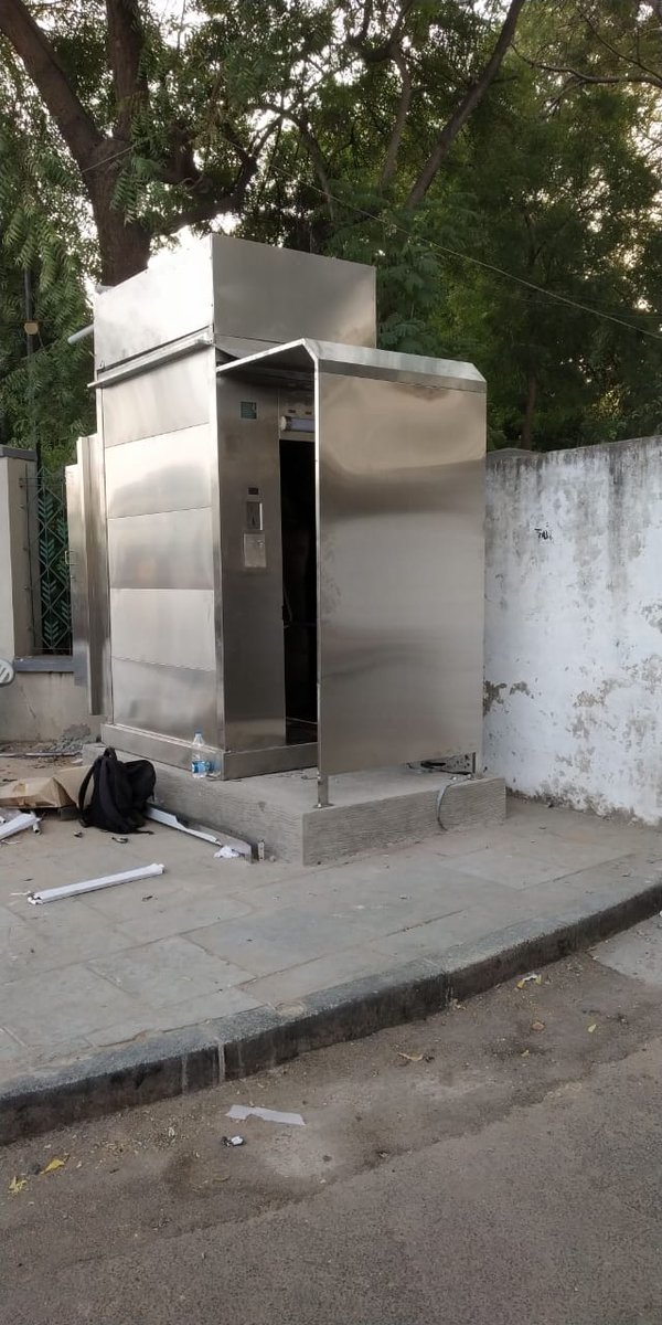 smartcityrajkot's tweet image. @Secretary_MoHUA inspecting the Smart Toilet, 1st e toilet at Rajkot. #smartrajkot #MyCleanIndia #SwachhBharat @MoHUA_India @SwachhBharatGov @PMOIndia  @CMOGuj @swachhgujarat