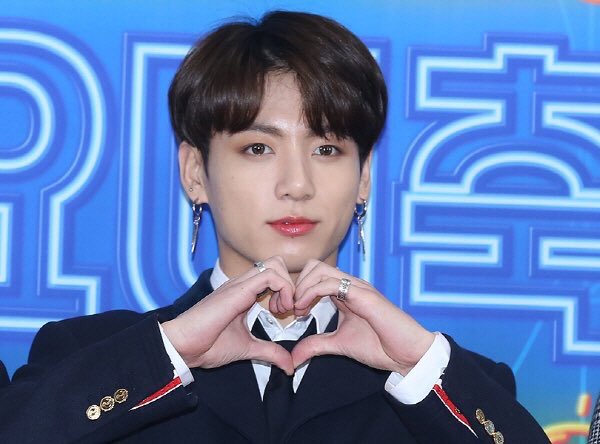 ZenChimte's tweet photo. -- KBS Gayo Daechukje Red Carpet 💋

      || JEON JUNGKOOK ||

~~ Hóng #BTS biểu diễn!!! https://t.co/DAVm2OfyQb