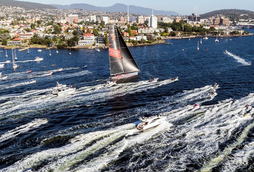 Wild Oats XI remporte son 9e Sydney-Hobart bit.ly/2BMx5IR @rshyr @WildOatsXI #RolexSydneyHobart