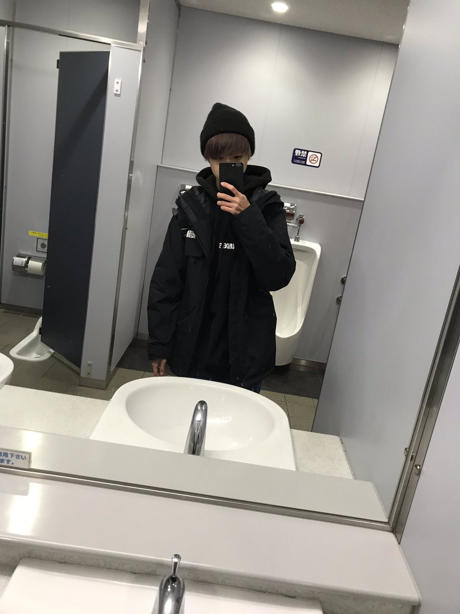Mcリトル Aka Anji در توییتر 男子高校生あるある トイレで自撮り