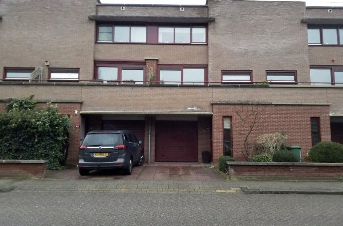 promodomonl's tweet photo. #Trending - Deze fijne tussenwoning staat nu open voor bod in #Zoetermeer. Een prachtige stad gekenmerkt door rust en groen met alle  voorzieningen van een grote #stad! Bekijk meer foto's van dit leuke huisje op onze website - https://t.co/QE81GGaAGU #openvoorbod https://t.co/5Ft2NKEEPh