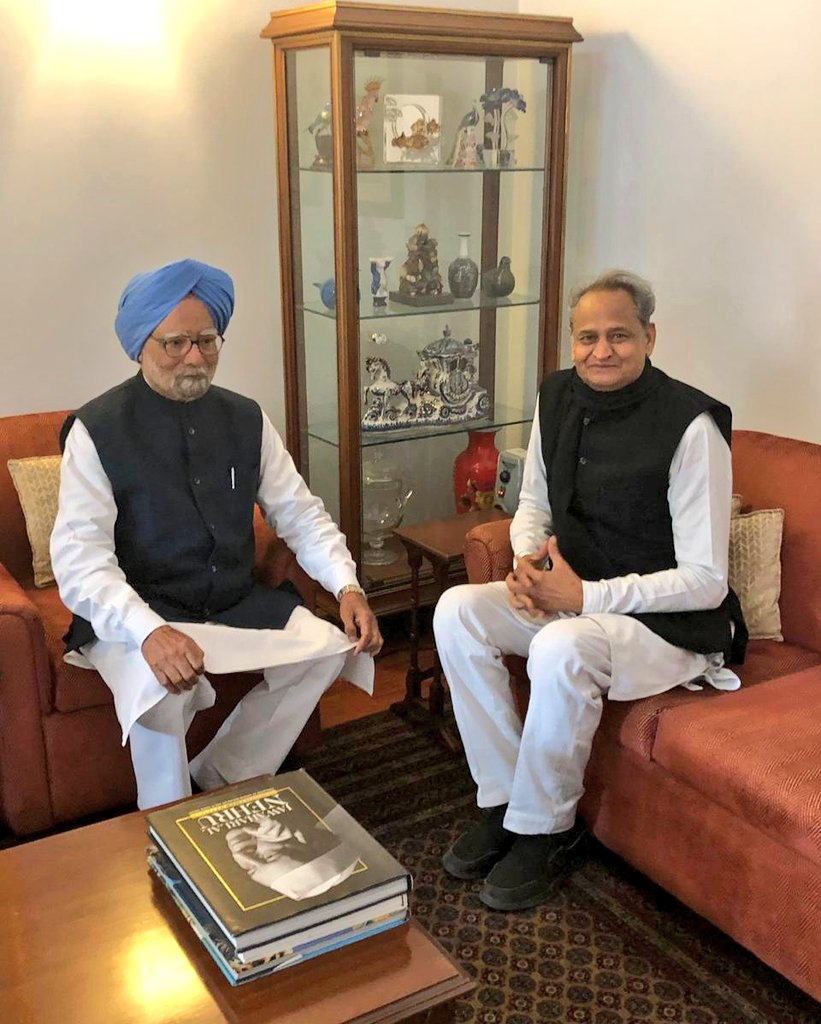 ashokgehlot51's tweet image. Met with former Prime Minister Dr. Manmohan Singh ji here in Delhi..