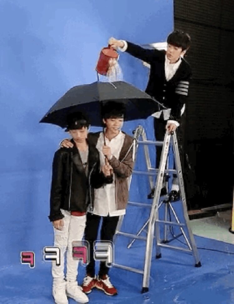 _findingnana's tweet photo. ฝนตกมาหลายปี ร่มไม่กร่อน แต่หัวใจน้องแจมินจะกร่อนเพราะพี่มาร์คได้รึยัง https://t.co/FaCHxMfHX6