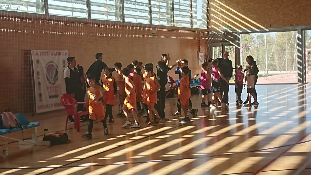 CBMarbella1's tweet photo. 🏀 Los amistosos no dejan de llegar para la #CanteraCBM. Esta vez el #MiniMixto ha jugado con @CBCOSTAMARBELLA en el Carlos Cabezas. ¡Grandes momentos de baloncesto! https://t.co/36k79SfpO0