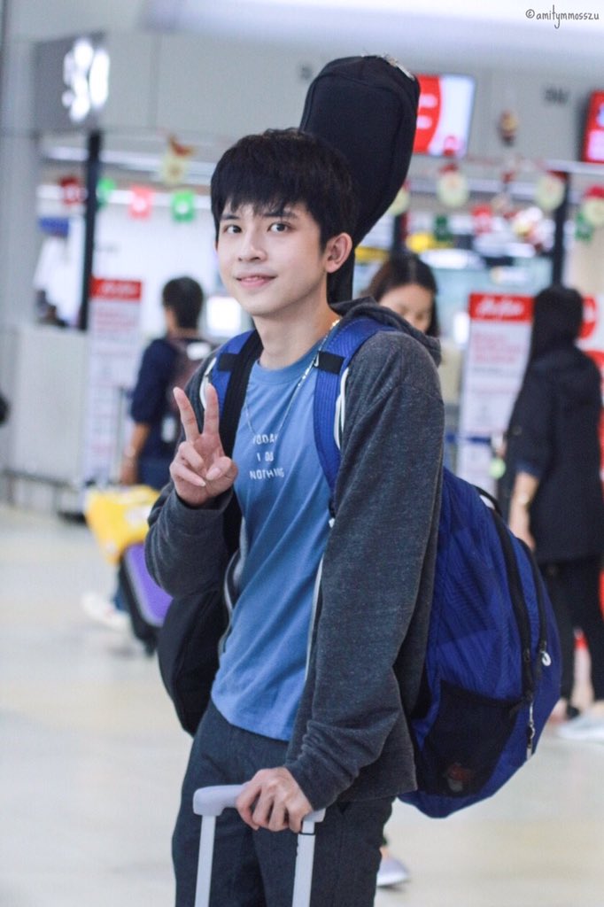 CGame_Fanbase's tweet photo. 28.12.2018 CGame & Chaitouch at DMK Airport go to Trang
#amitycgame
#Chaitouch
#Ch8nce #1 https://t.co/xQYvfZhVuY