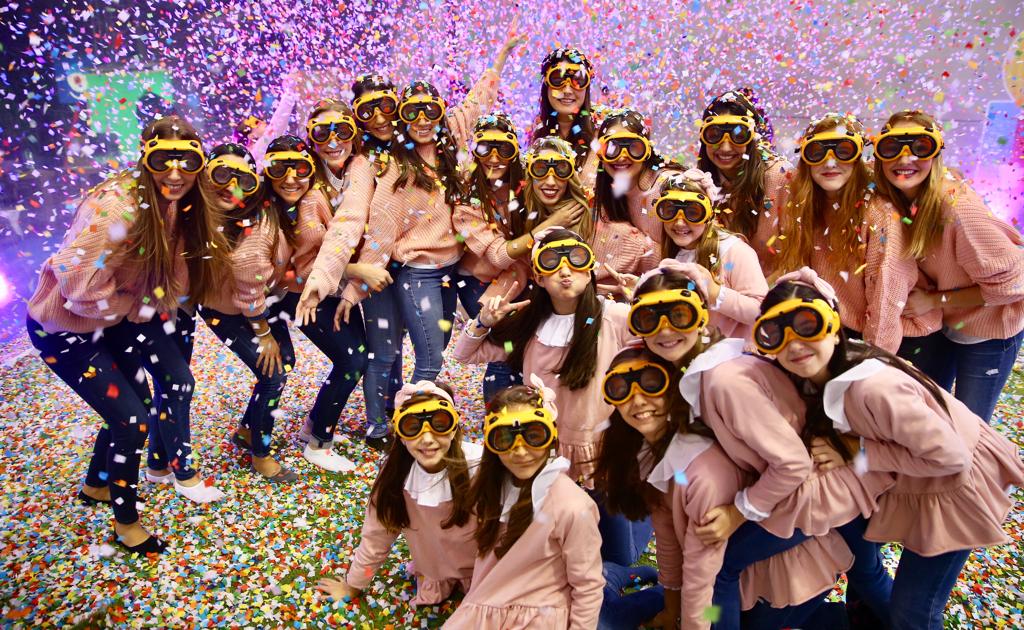 JCF_Valencia's tweet photo. 📸Hui Marina Civera i Sara Larrazábal , #FFMMV19, amb les seues Corts d’Honor disfruten de “#Llegim” l’edició d’enguany d'@ExpoJoveVLC! 👏🏽👏🏽 https://t.co/VPlvIvl2vD