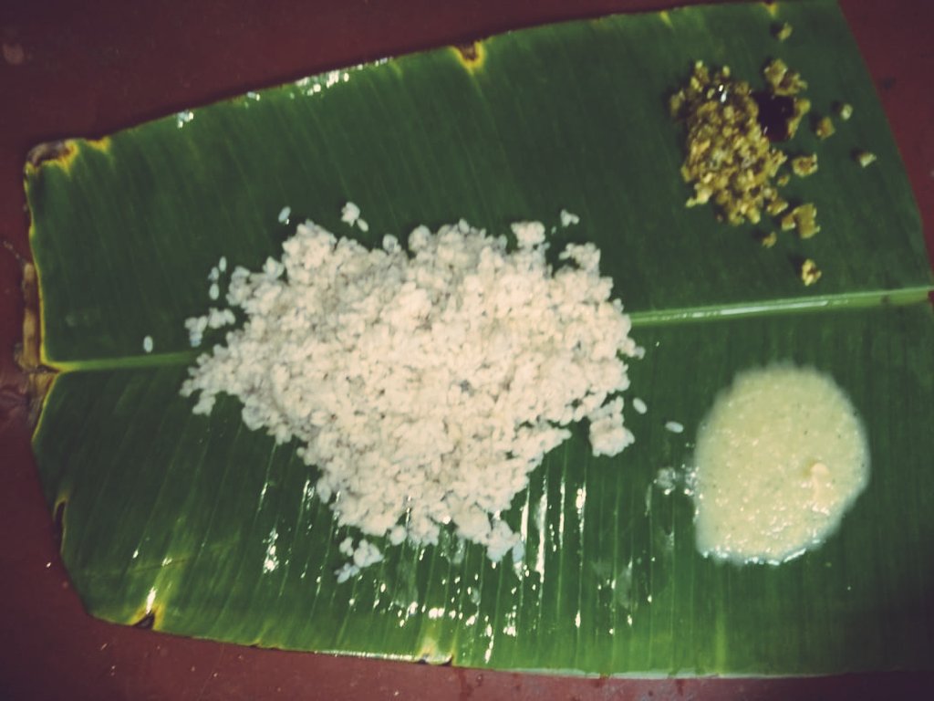 Nanda_Kishor_B's tweet photo. Even a very simple meal, would come with something sweet. Signifying the importance of sweetness in life.
That's #Havyaka culture.

Come, be a part of #VishwaHavyakaSammelana to know more about us.

#ವಿಶ್ವ_ಹವ್ಯಕ_ಸಮ್ಮೇಳನ https://t.co/LYT2mH1fnc