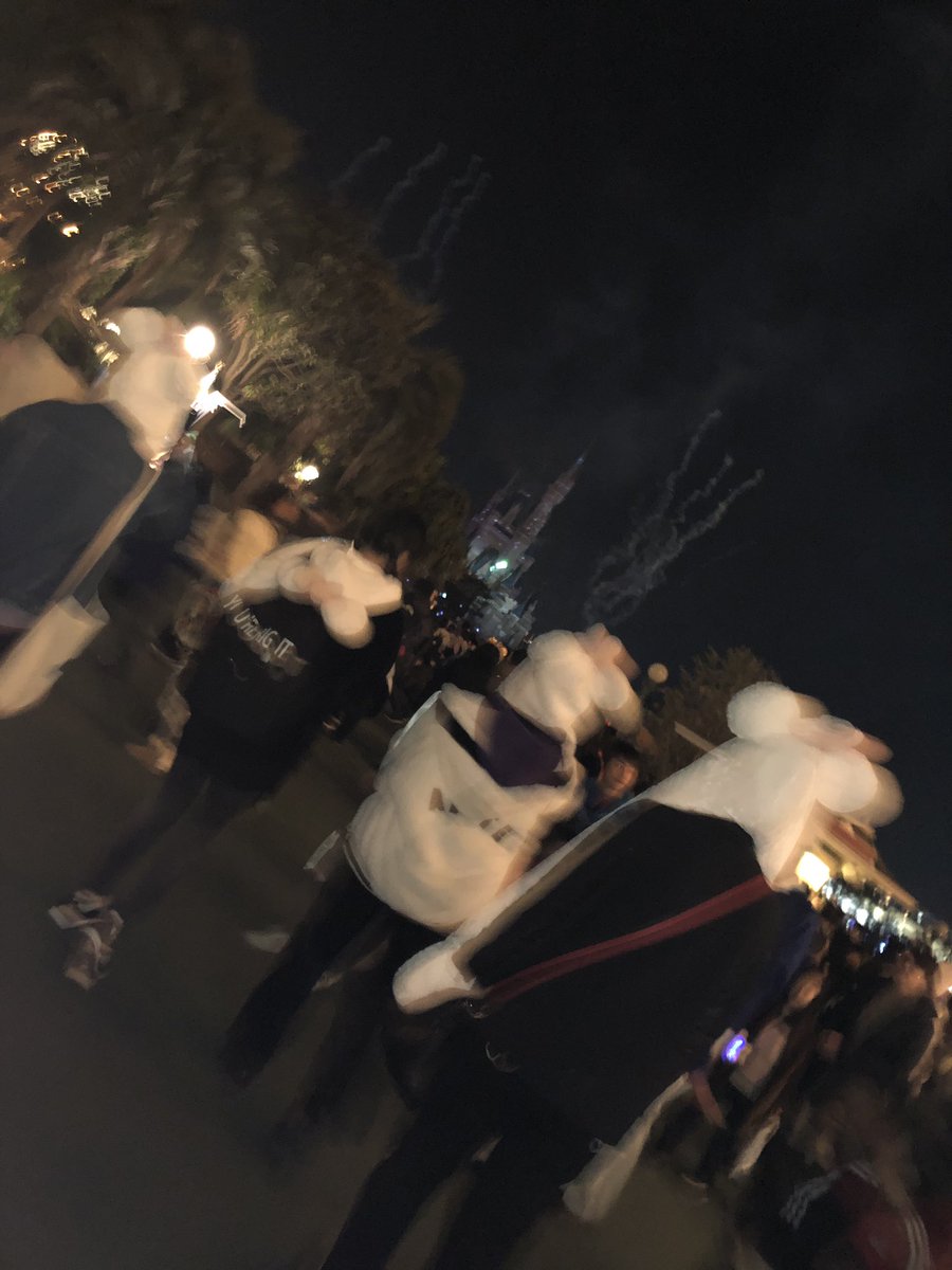 まにあディズニー 第2弾 ♡♡

関東イベだけじゃなくて遠征も安定してきてるメンバーで🤤💖
もうみんな疲れすぎて乗り物5個だけしか乗ってないし昼から入るし途中休憩して寝るしだったけど楽しかったからよし( ⸝⸝•ᴗ•⸝⸝ )੭♡

また来年は6人で行こうね🏰🐭🏰🌟