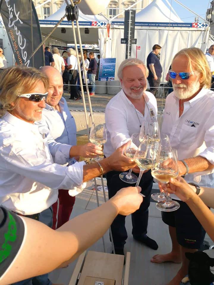 FareCantine's tweet photo. IL FANTASTICO 2018 DI FARECANTINE / OTTOBRE
#Barcolana50 è stata una grande festa per Trieste. Farecantine non poteva mancare. Il “Talitha” è stata la location di due serate di altissimo livello con ospiti d’eccezione che hanno degustato e apprezzato #ivinificarecantine https://t.co/Mcw8bgGGaR