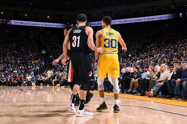 للمرة الأولى بعد 7 مباريات سيث كُري ينتصر على شقيقة الأكبر ستيف، 

وأيضا هي المرة الأولى التي ينتصر فيها فريق البليزرز على ارض الواريورز في عهد المدرب ستيف كير.