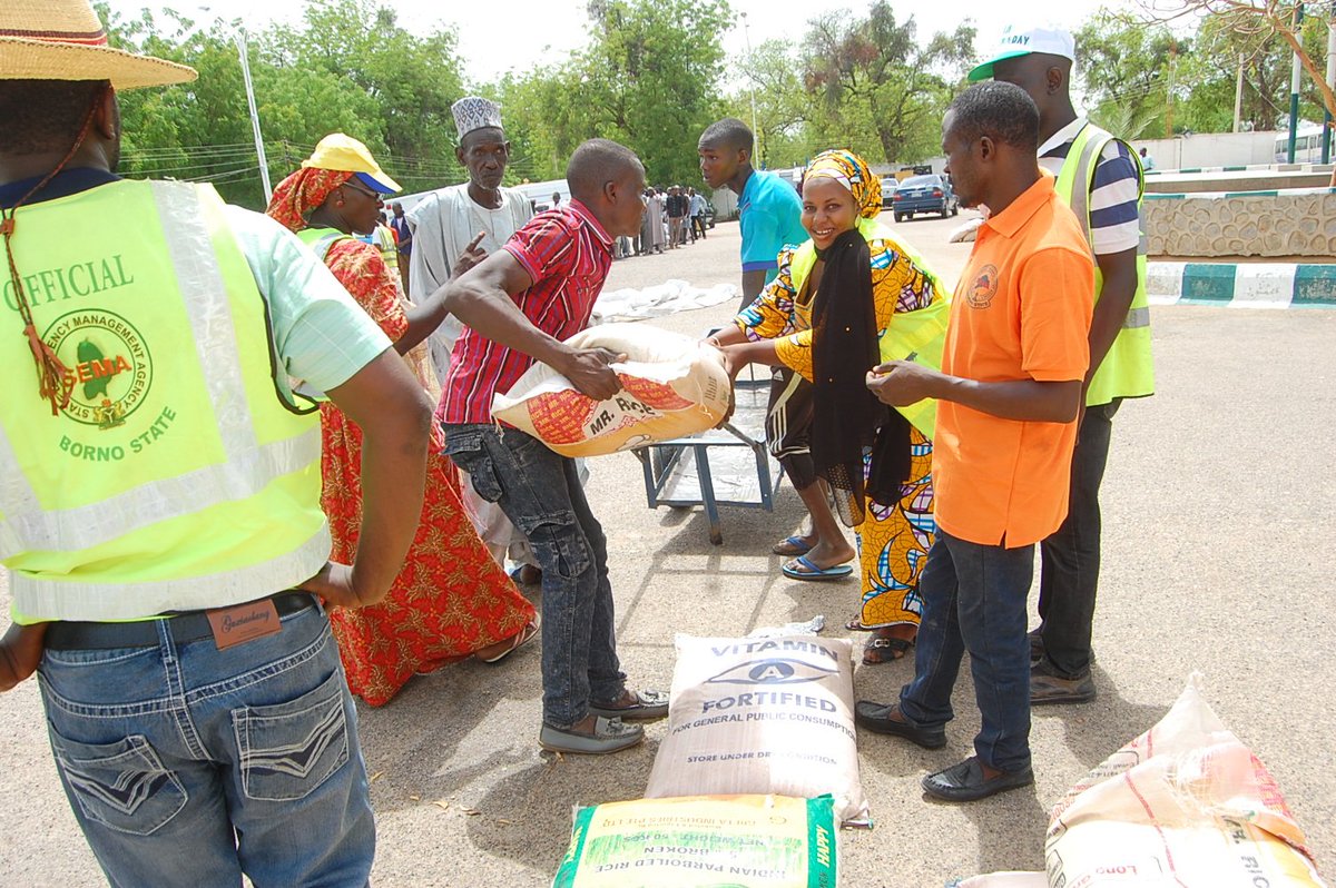 BornoYoung's tweet photo. May Allah keep us safe, well and always happy. May tears of sorrow never touch our eyes, may He never let a smile leave our face & may we put smiles to the faces of downtrodden in the society Amin. #PuttingSmiles #Downtrodden #FridayThoughts #Borno #IDPs #NextLevel https://t.co/aaZpTafNr1