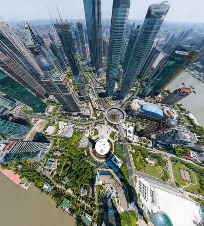 MarvinGakunyi's tweet photo. This photo is captured with 24.9 billion pixels of quantum technology. You can zoom in &amp; zoom out when you look at it. You can clearly see every gesture, even face of pedestrians on the road. Click on the link to see the actual photograph.
https://t.co/rHN3UMaYBN https://t.co/FhxaOwjHHX