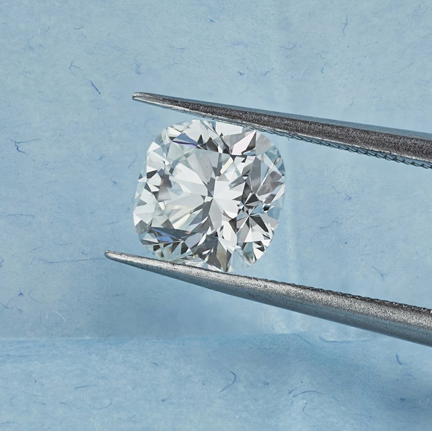 The Definitive Guide to Cushion Cut #Diamonds &amp; Engagement Rings app.quuu.co/r/gaglb-o