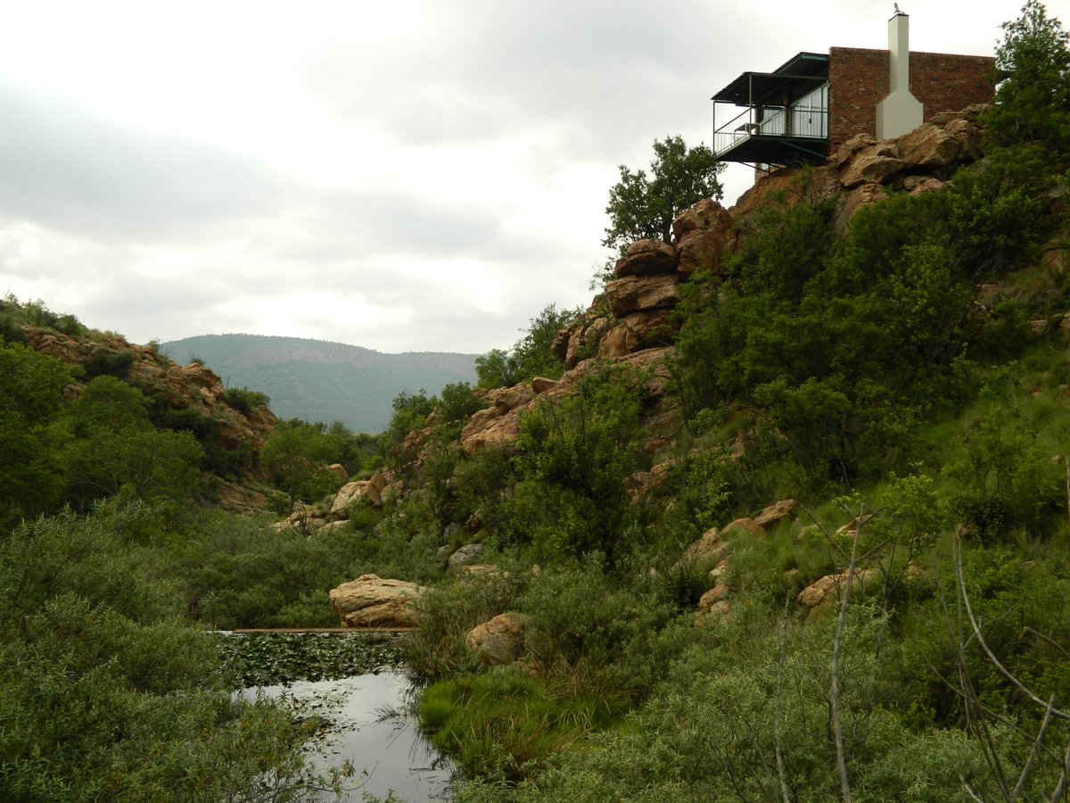AllBegan's tweet photo. Southern Africa has a habit of playing host to many 'world's biggest', 'world's oldest', 'world's most...'.  It's a region of amazing things found nowhere else in the world, one of which is the world's largest evidence of Earth's... https://t.co/5vK43tBMGm https://t.co/1pJcLCBfMs