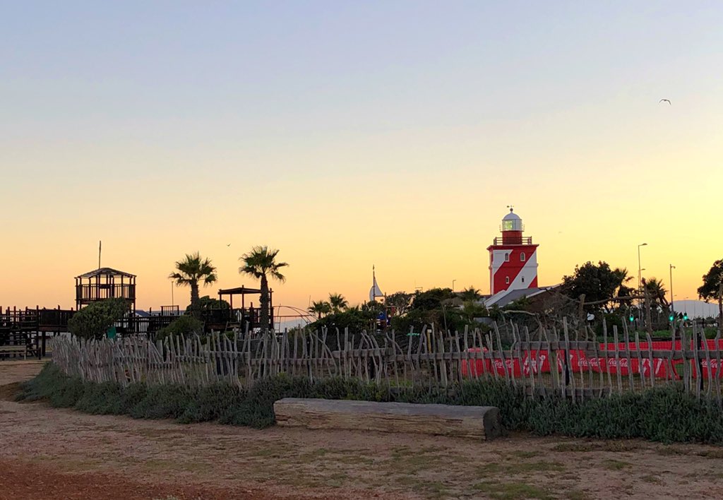 MWFiellies's tweet photo. Dhima says “Feel what you need to feel, then let it go. Do not let it consume you.” #morningrun help me to #letgoofyesterday and #embrace the #moment of today
#livinginthemoment #lovecapetown #lifecoaching #mindflip #capetown #southafrica #runningatdawn #iphonephotography https://t.co/B1NmtCeejB