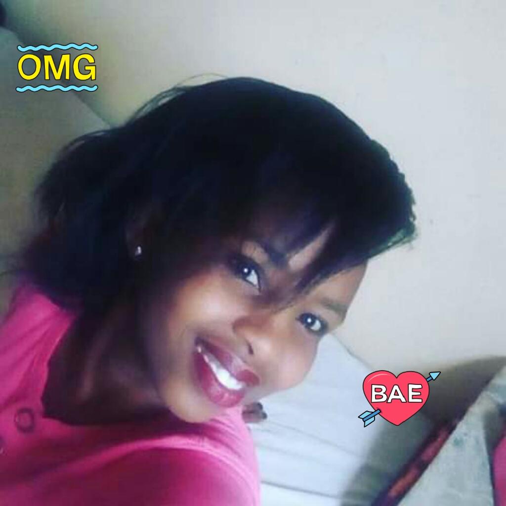 CynthiChrysnth1's tweet image. Life without a love life.