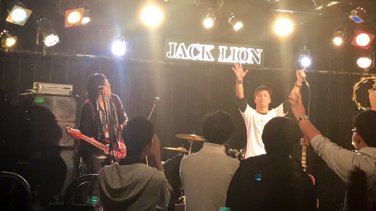 DilemmaDramatic's tweet photo. 2018.12.27 Thu
【茨木 / JACK LION】
ジレンマドラマティック
  〜解散 ラストライブ〜

『SET-LIST』

1. ESCAPE
2.フロマ×イーコス
3.サボテン (cover)
4.ロストシップ
5.Mirror
6.BREAK OUT!!
-encore-
7.偽りシンデレラ https://t.co/klKJm4psN5