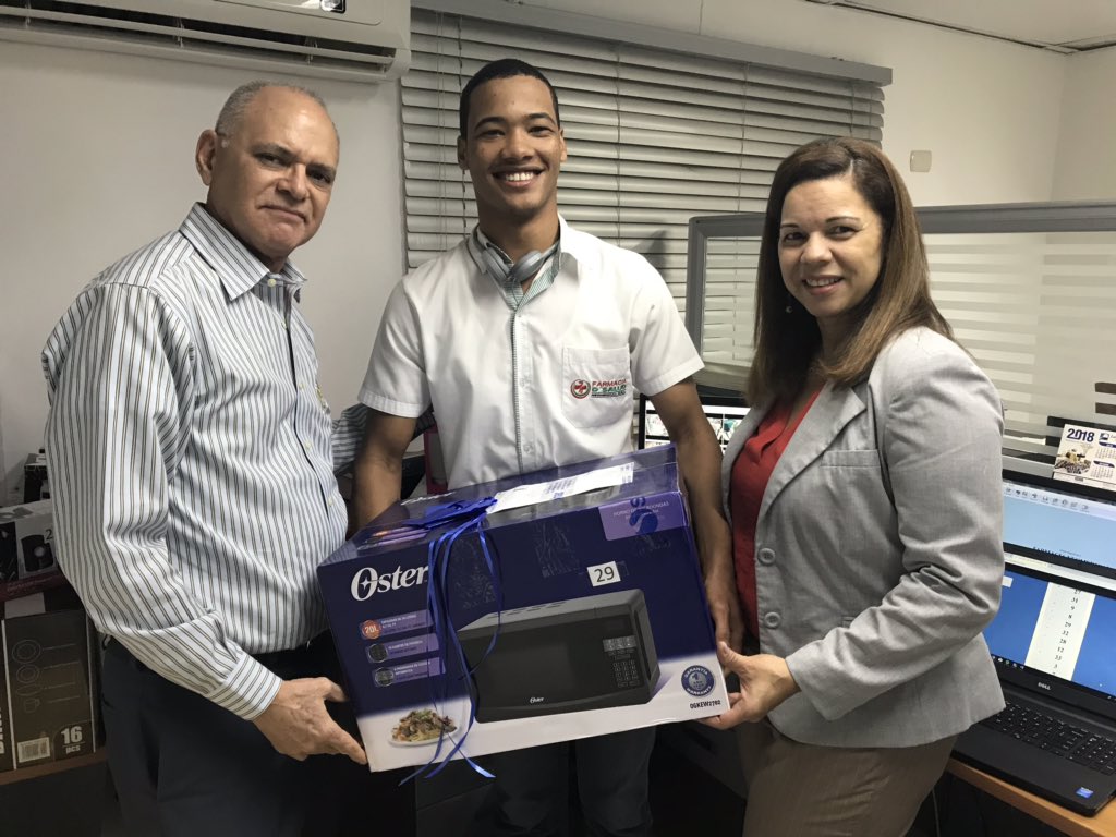 Urologodrperezg's tweet photo. La suerte existe!! Sin embargo debe perseguirse porque es escurridiza, en la Farmacia #Neomedical hacemos que las cosas pasen! Gracias suplidores https://t.co/YU2FSEORAM