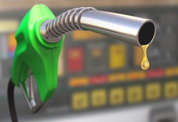 News24's tweet photo. Energy department confirms huge fuel price drop for January | @Fin24 

https://t.co/pOIKR8ZhRf https://t.co/fEPmOkj3oS