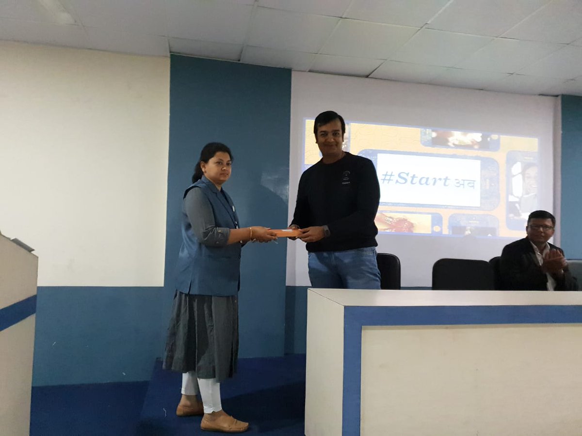 bhautiksheth's tweet photo. It's @JoshTalksLive time! 2 days have been fascinating to talk about my entrepreneurship journey and power of Social Media to sensitize students of Bhagwan Mahavir Education Foundation (Engineering, BCA/MCA) for Facebook Josh Talks #StartAb. #surat #Gujarat #DigitalMarketing https://t.co/HD04RwE9dW