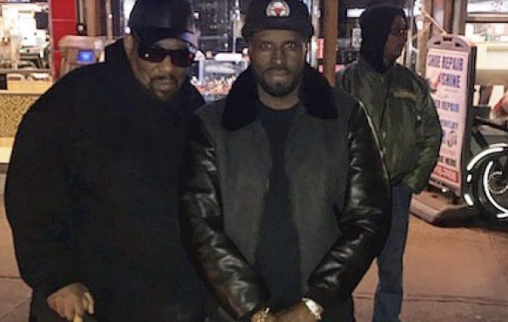 TheFlyDaily's tweet image. Funkmaster Flex Upsets The Internet With Photo Of Suspected Child Molester Afrika Bambaataa #FunkmasterFlex blackishtea.com/funkmaster-fle…