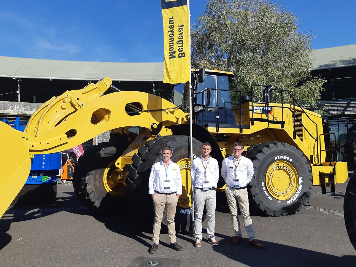 EneriaFR's tweet photo. #Retrospective2018 - [#Octobre]
#SIM2018 nous vous présentions la dernière génération de moteurs industriels #StageV sur le stand de @BMCATFr #Caterpillar https://t.co/LHpRr3ERgL