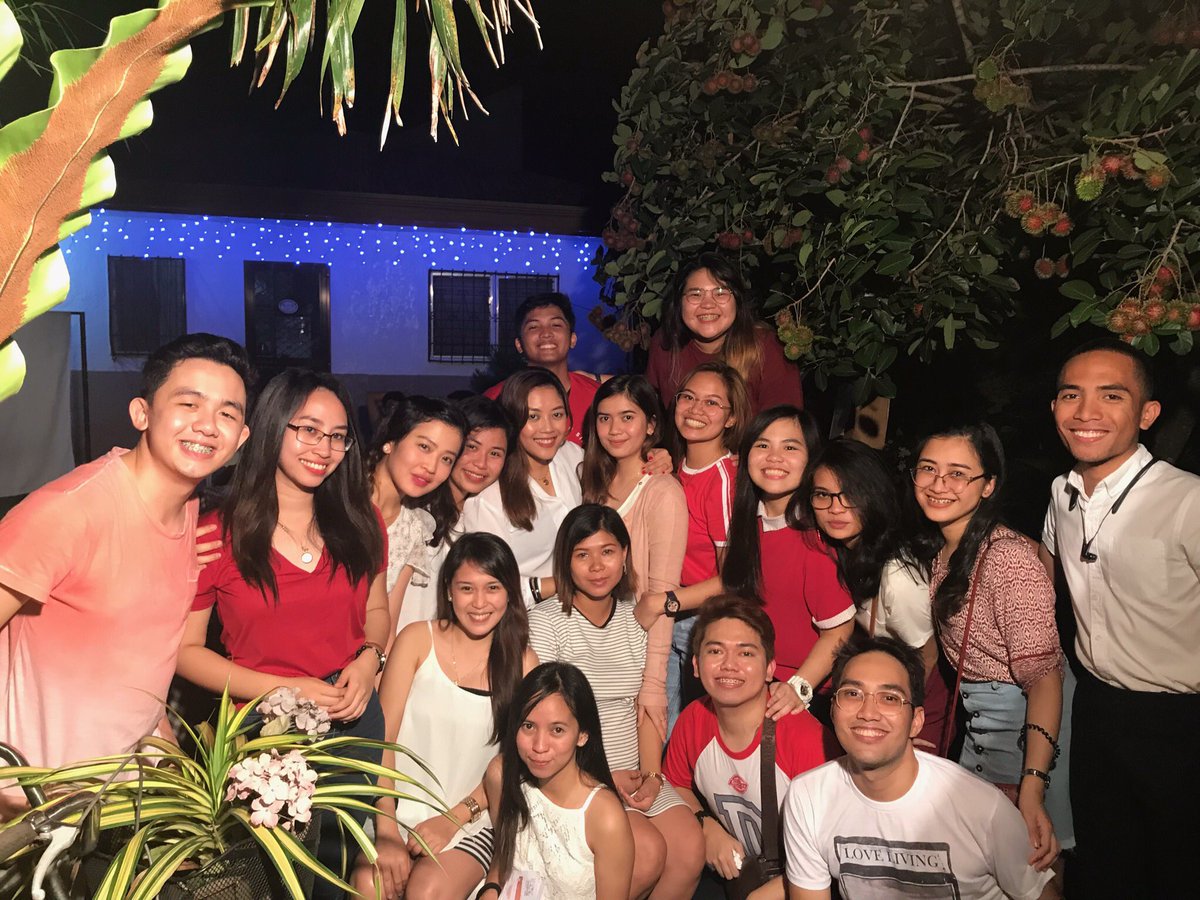 dearjuan_'s tweet photo. Cheers to our 6-year friendship na di natitinag ng panahon🥂 💕 #Altruloves #ChristmasParty2018 https://t.co/fG5CP0JiSM