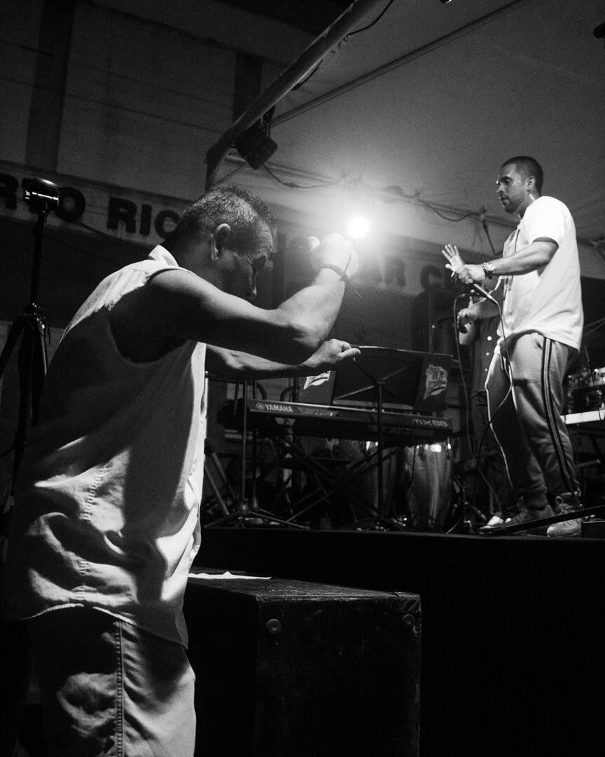 Valeriamartiro's tweet photo. Me motiva demasiado trabajar con un crew que tenga las mismas ganas que yo de llegar a la meta... hoy salió Whiskey mar iguana en Spotify escúchenla 💥🔥 https://t.co/N7czFu24jZ
