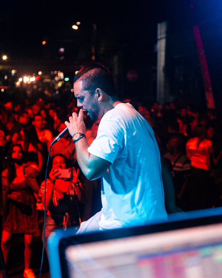 Valeriamartiro's tweet photo. Me motiva demasiado trabajar con un crew que tenga las mismas ganas que yo de llegar a la meta... hoy salió Whiskey mar iguana en Spotify escúchenla 💥🔥 https://t.co/N7czFu24jZ