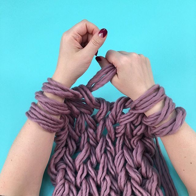 Resolving to make more time for fun experiences in the new year? We can help with that!! ✔️ Now through Jan 1, take $10 off any workshop with code NEWYEARNEWSKILLS - like our Arm Knitting workshop on
Saturday, Jan 5. You’ll start AND finish an ultra-chun… bit.ly/2EVHgh4
