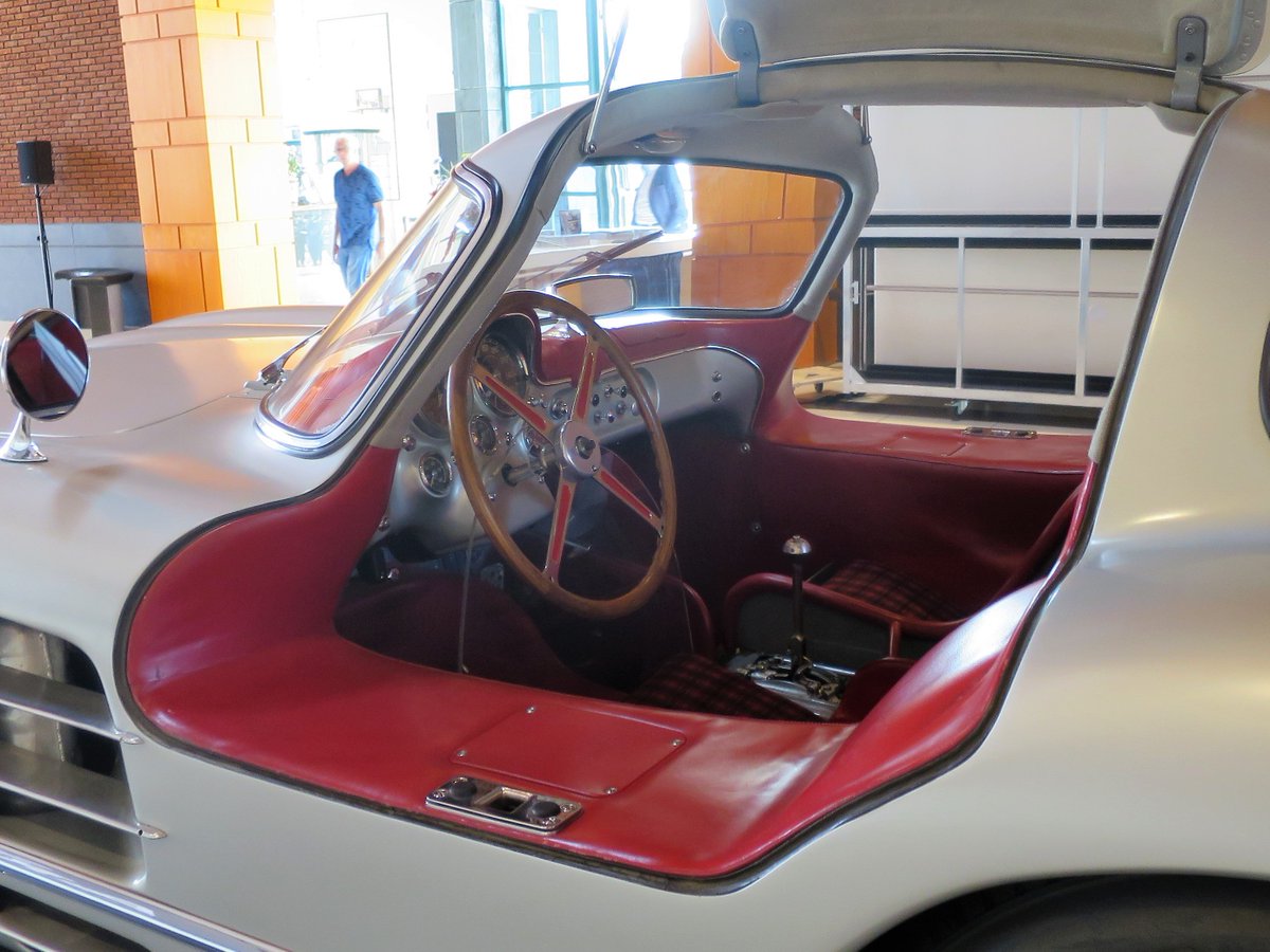rddaw's tweet photo. Het wordt de tijd van de jaaroverzichten. Deel 3: in het Louwman Museum stond deze zomer - volgens ingewijden - de duurste auto ter wereld: de Uhlenhaut coupé. Geschatte waarde: 100 miljoen. https://t.co/tOWHD0vvT4 https://t.co/EURh8P8dsS