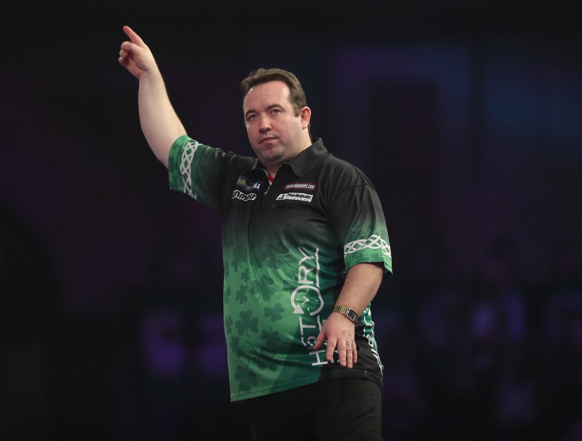 HarlequinSports's tweet photo. Harlequin Icon @BrendanDolan180 WINS 4-1 vs Benito van de Pas to reach the @OfficialPDC World Championship Quarter Finals! Fantastic darts from The History Maker who’s best run at Ally Pally continues! 🍀🎯 #TeamHarlequin #WHDarts https://t.co/ifk4qdy93q