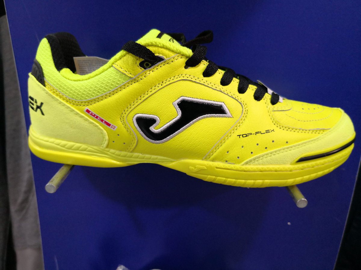 play2015sl's tweet photo. Encara no tens regal de reis?? Els dies 2, 3 i 4 encara podeu aconseguir els últims parells disponibles!
#TopFlex #Nobuck https://t.co/axbWQxUaXI