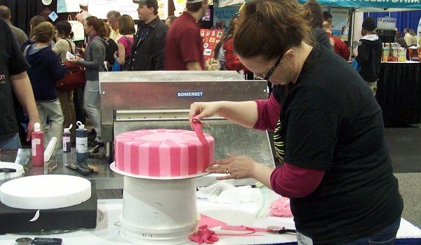 FreshEx22's tweet photo. Make a #resolution to push your talents in #pastryarts in 2019. Sign up for the @wibakers competitions at #MFE2019 - check out the 9 categories (4 new!) of challenges from beginner to professional, cakes to cookies and more.
https://t.co/Hyz7zVVANS https://t.co/1ohfpWzbsr