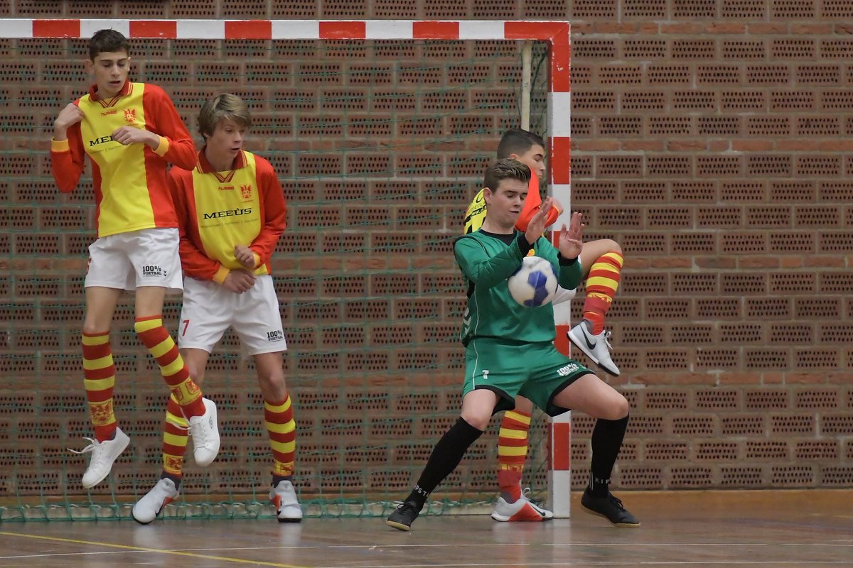 csv_apeldoorn's tweet photo. #CV3D | JO15-1 glansrijk naar de kruisfinales: 3 wedstrijden, 3 overwinningen!
β‘οΈ https://t.co/Ke0IUxcHUb https://t.co/9QDjQtmj8v