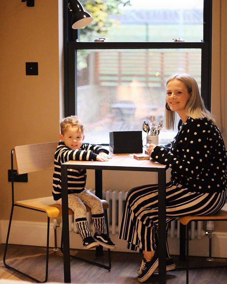 room2hometels's tweet photo. Mummy and son goals right here at #room2hammersmith 🙌🏼 it makes us so happy to see families making memories with us. 📸 Megan&Mark + Isaac #yourroom2 #family #ootd https://t.co/9jwxRkeiTW
