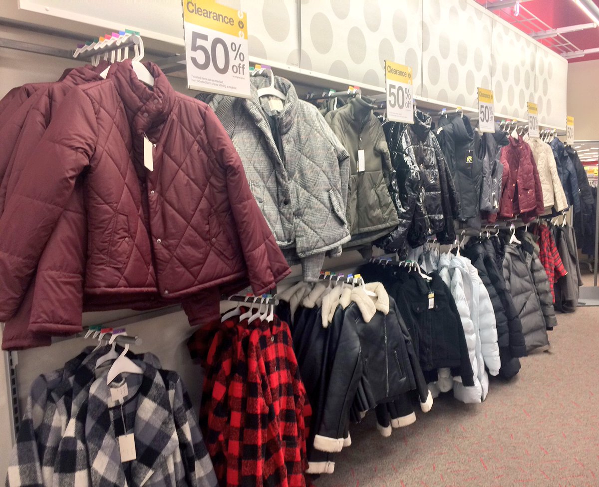 Clearance, Clearance and more Clearance! Everything is set and signed so guests can snag these amazing deals! #target #t2157 #sellitall
